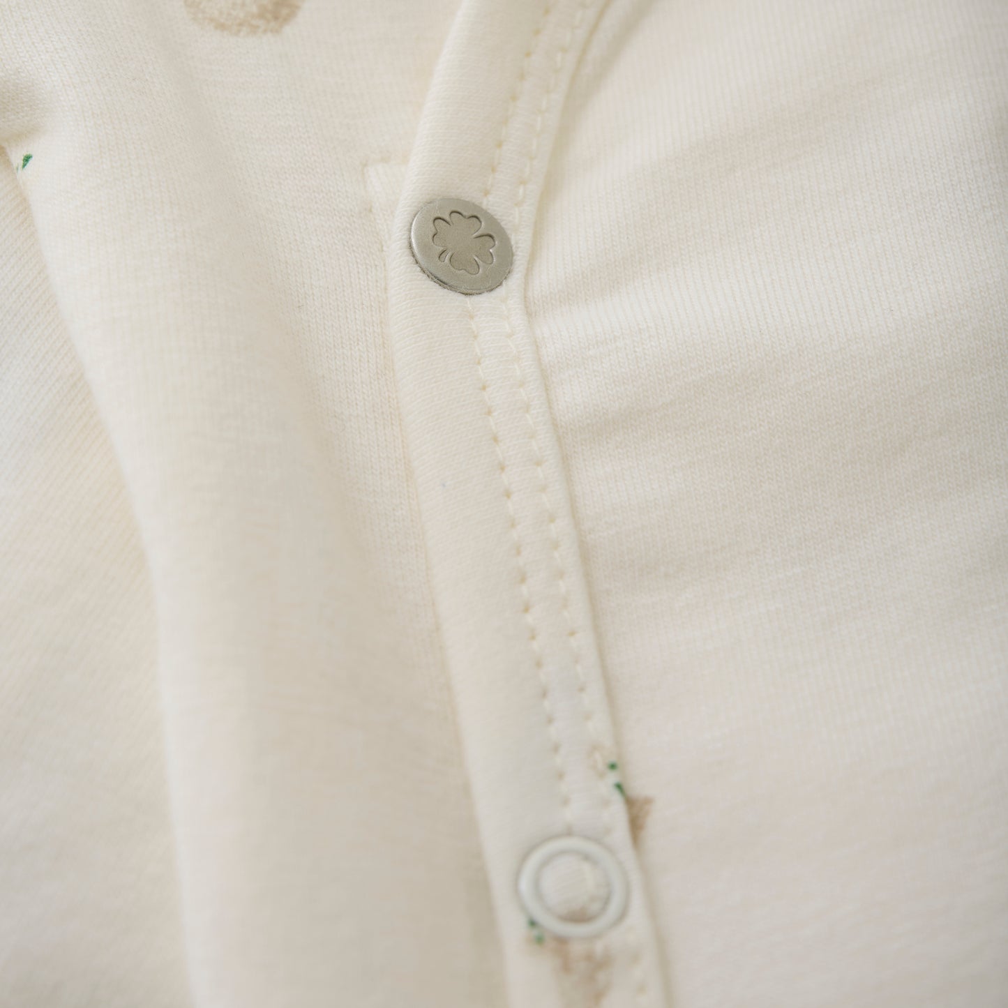 || Noppies || Basis unisex overslag vest met eendjes - Nour