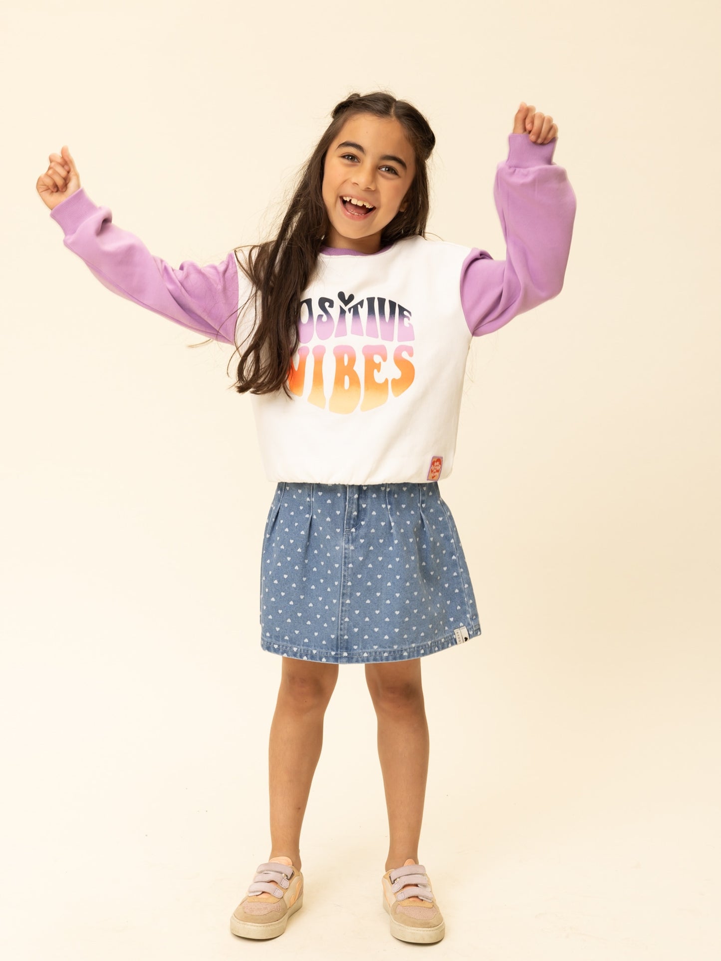 || LOOXS || Sweater ‘Positive Vibes’