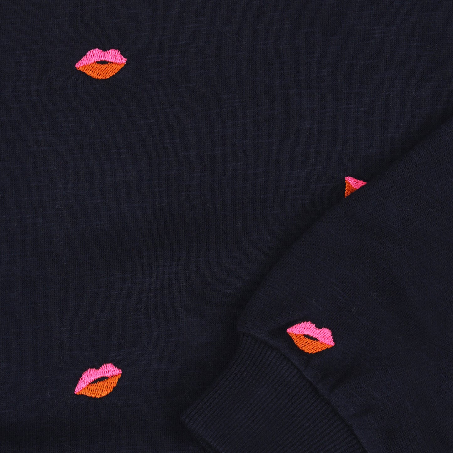 || Tumble ‘N Dry || Sweater ‘kus’ - Bisous