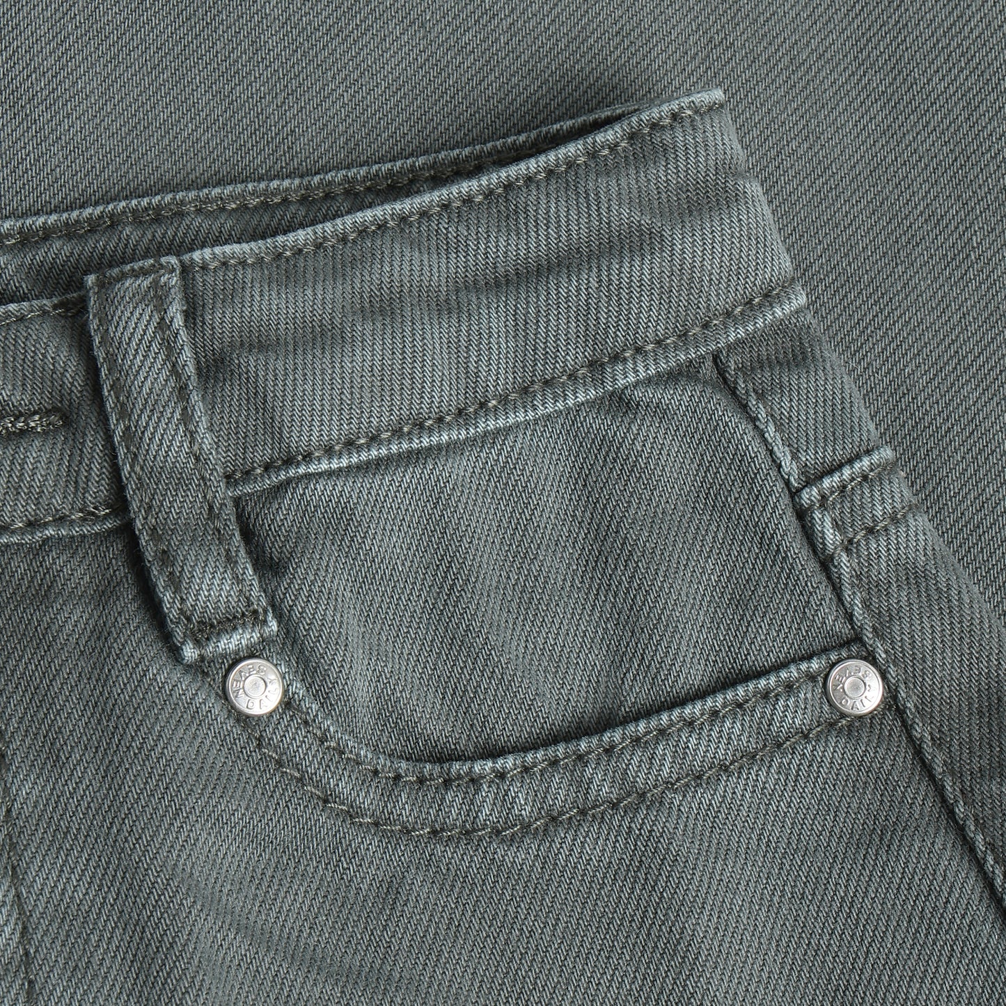 || Daily7 || Jeans jungle green - Barrel fit