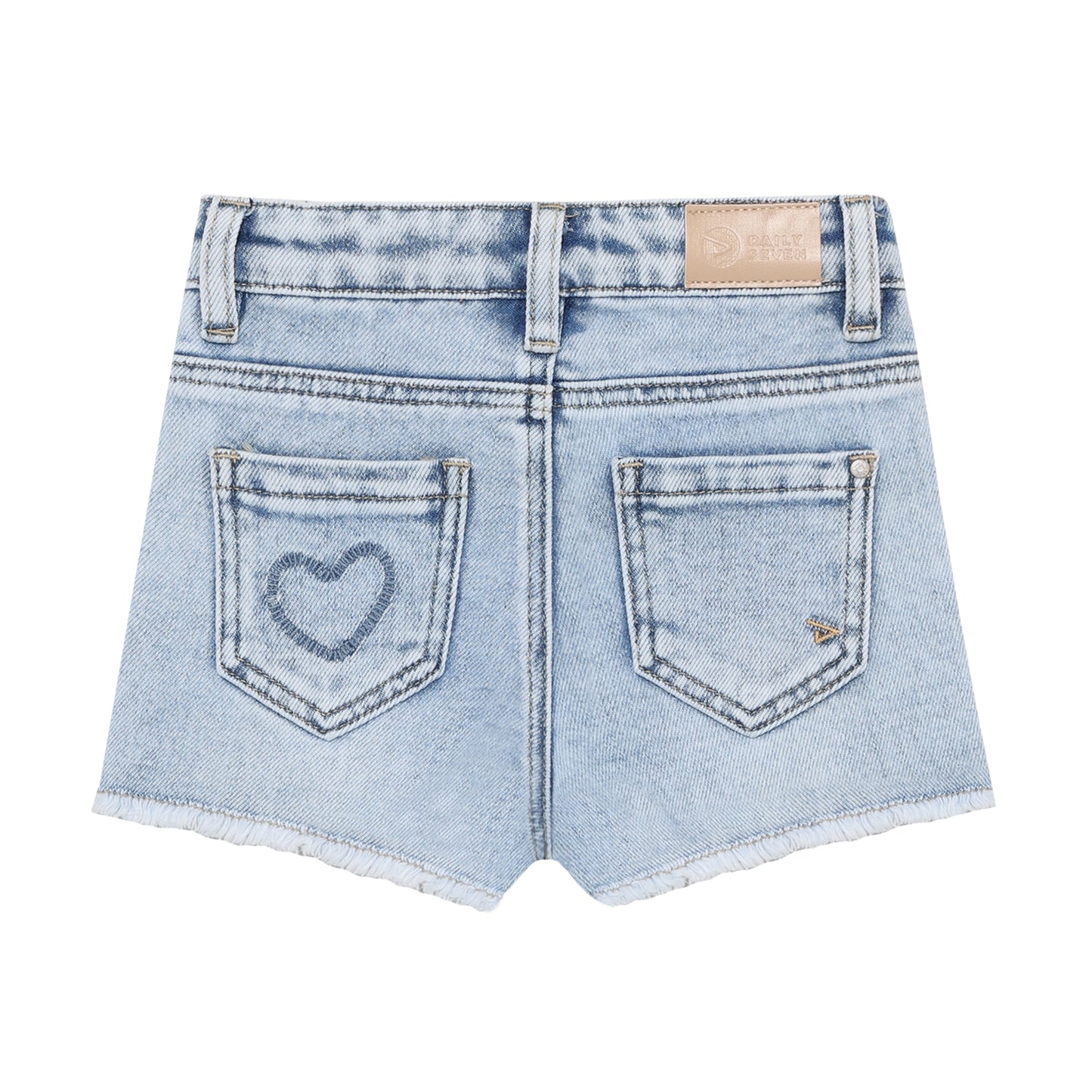 || Daily7 || Denim shorts met hartjes