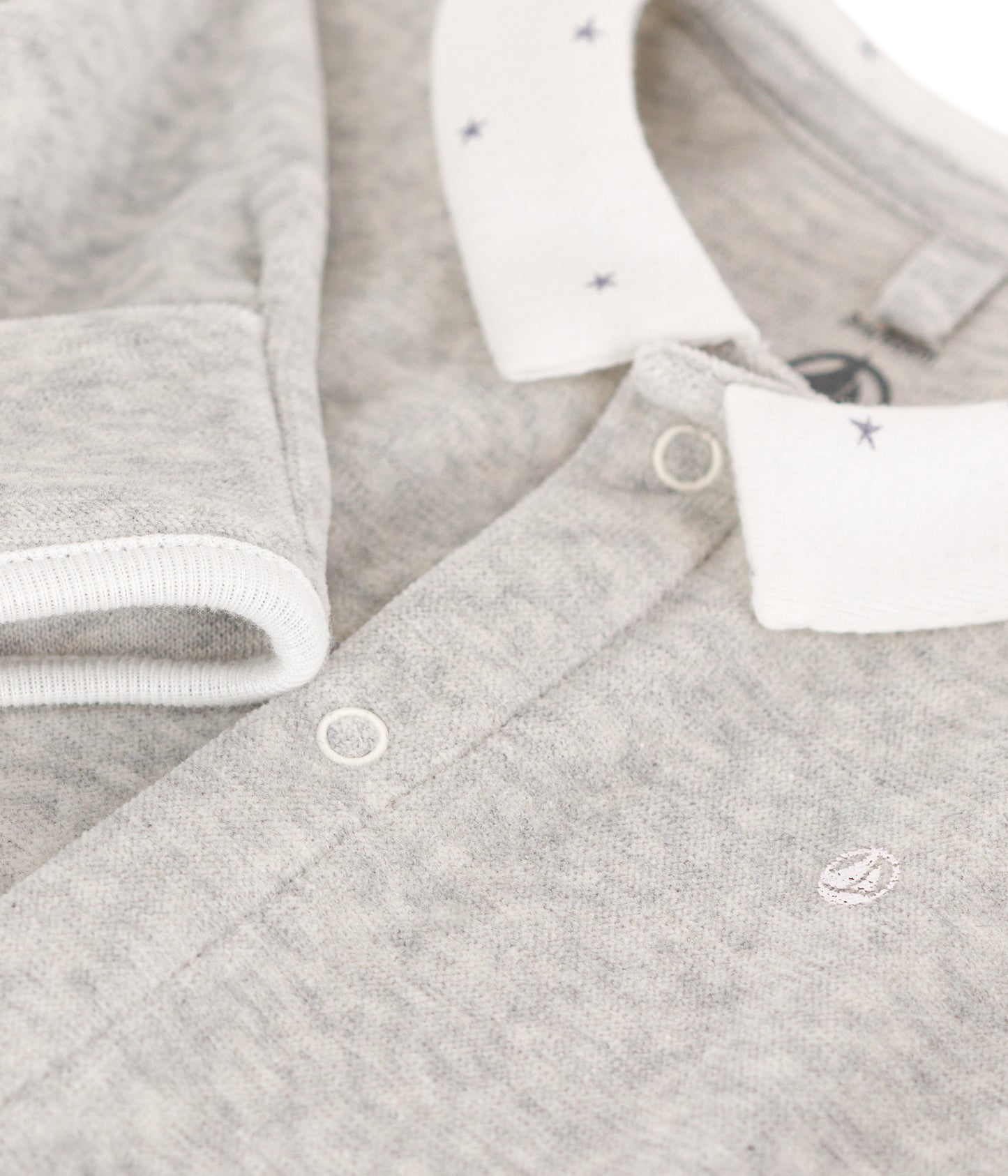 || Petit Bateau || Basis fluwelen boxpak met voetjes en kraagje - grijs