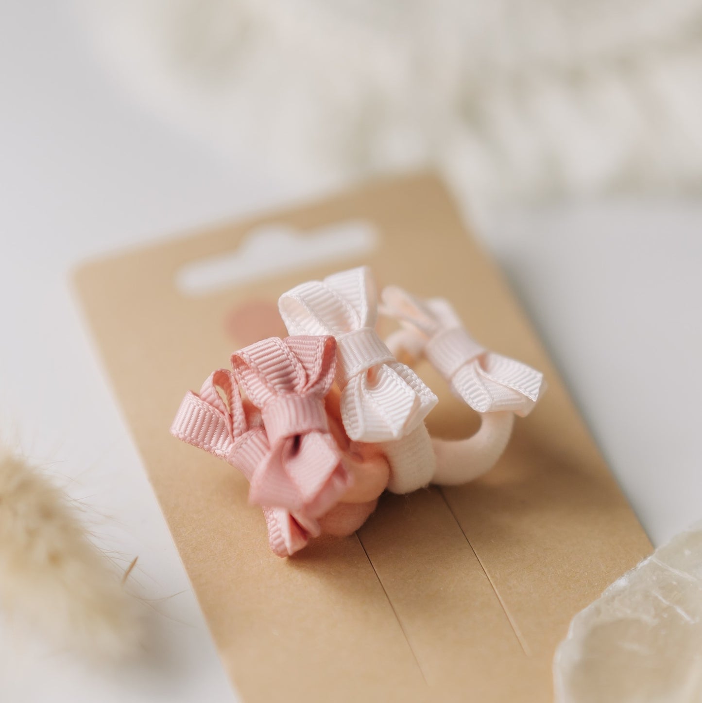 || Your Little Miss || Baby haarelastiek met strik - Soft Pink Vibes