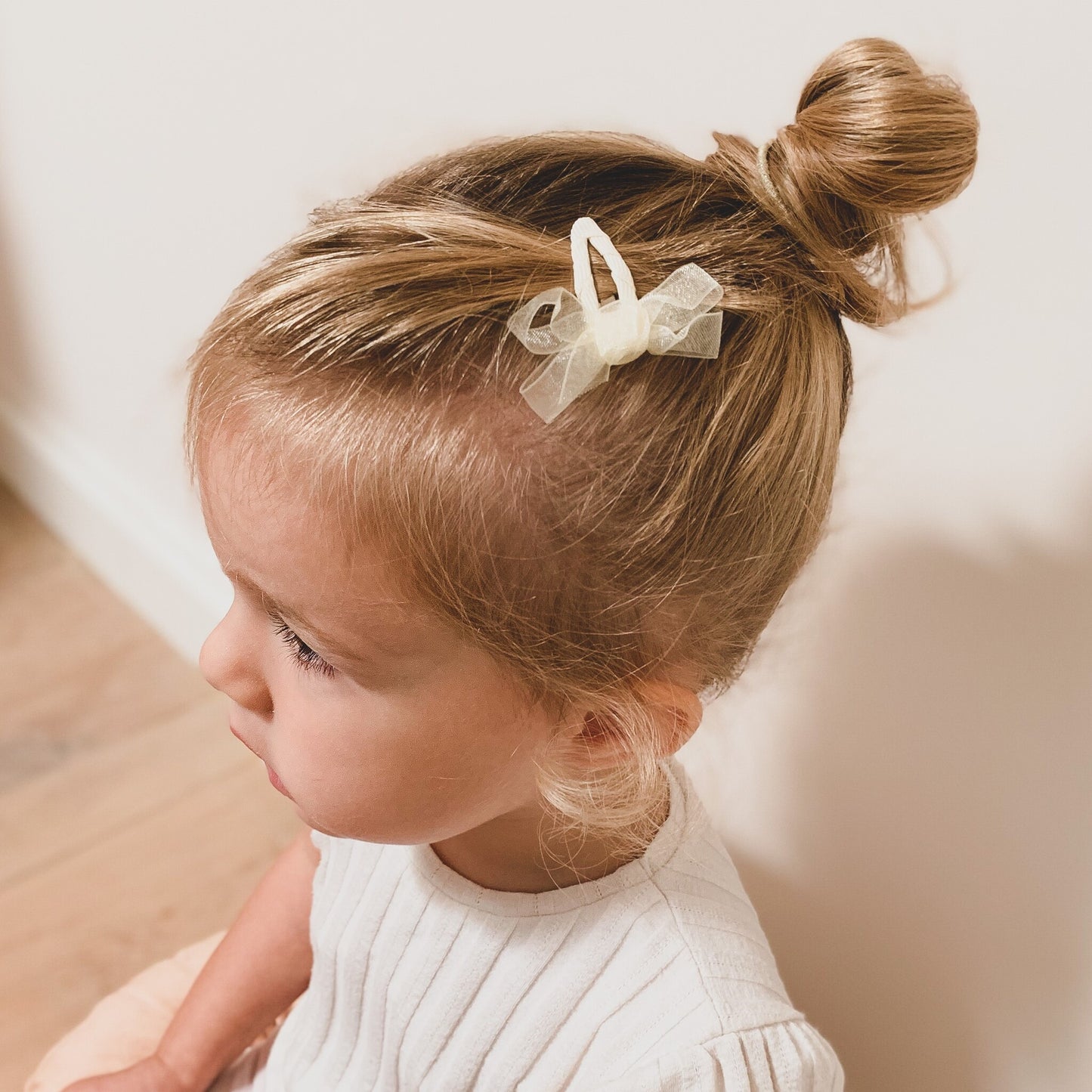 || Your Little Miss || Baby haarspeldjes met twist en linten strik - Cream Organza
