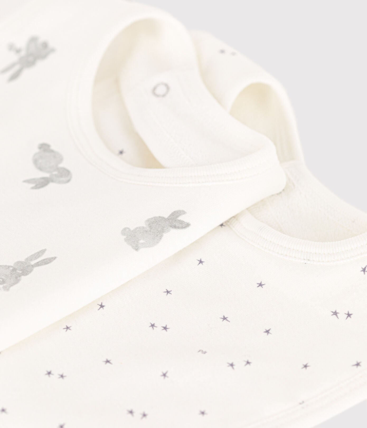 || Petit Bateau || Basis set van 2 katoenen slabbetjes - Konijnen