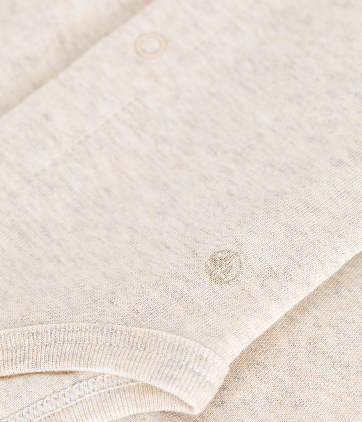 || Petit Bateau || Basis jongens babyromper voorsluiting met kraag & l/m - Beige