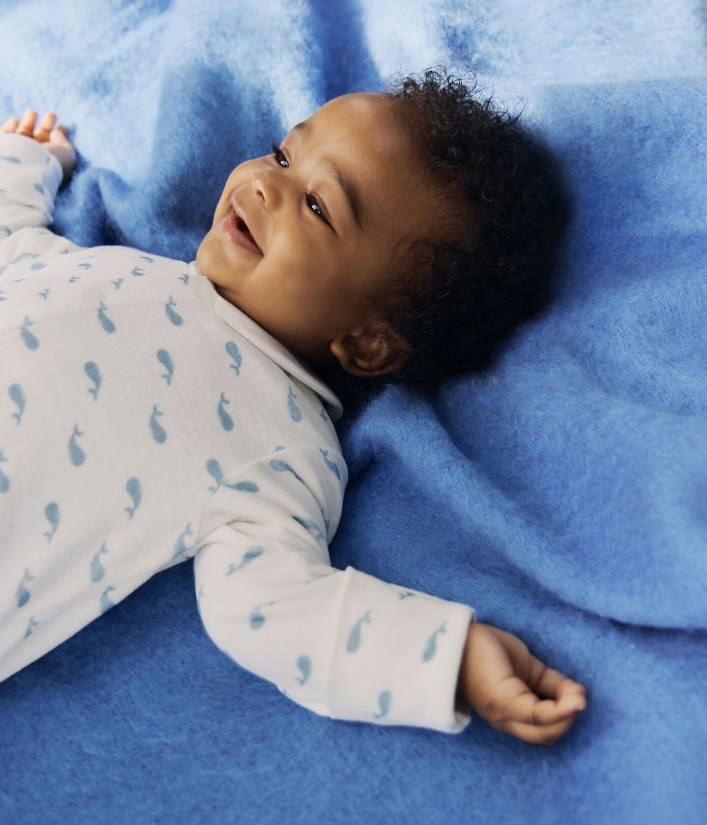 || Petit Bateau || Fluwelen boxpak met voetjes - Walvisjes