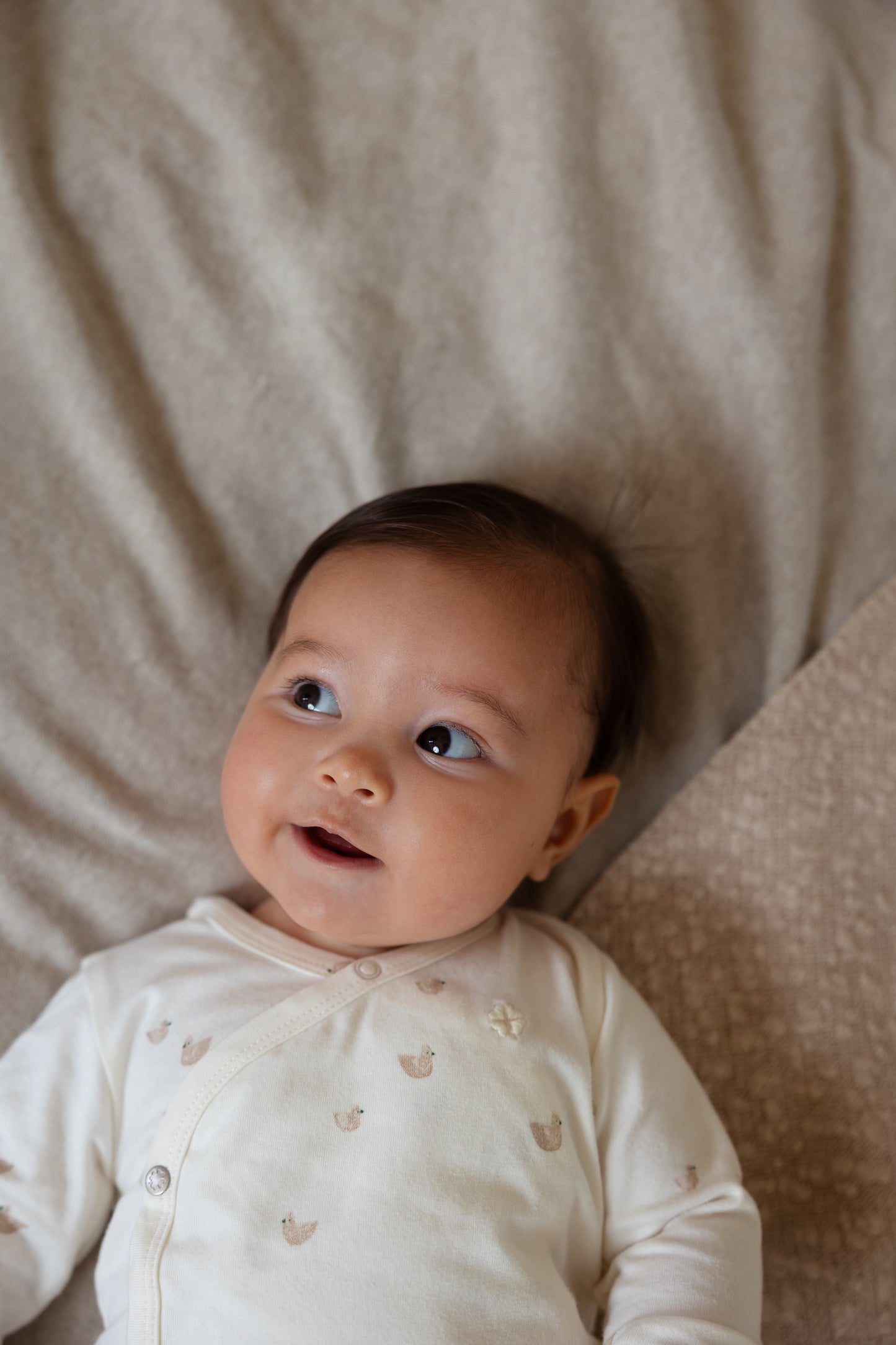 || Noppies || Basis unisex overslag vest met eendjes - Nour