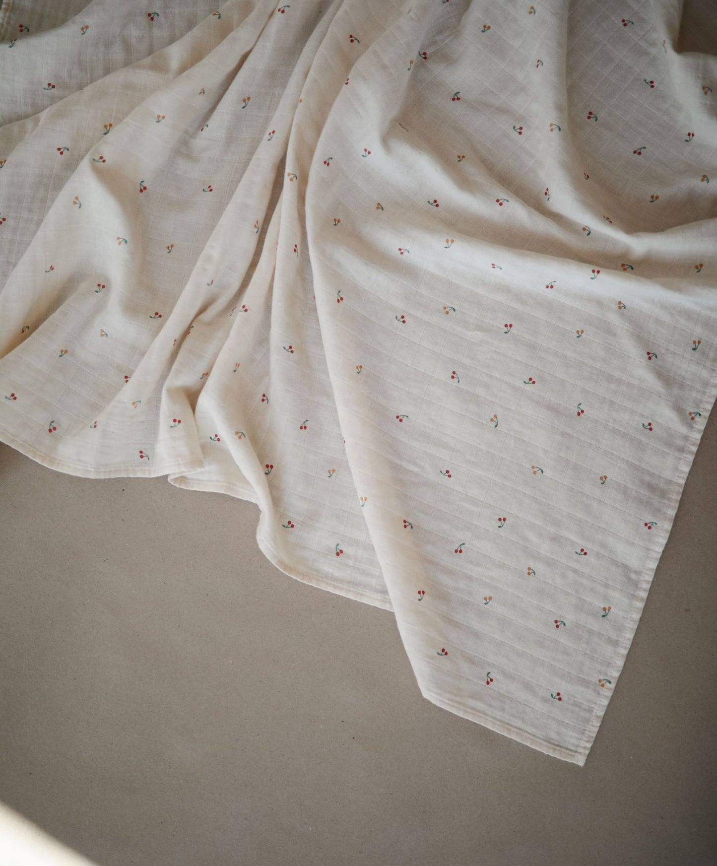 Mushie Hydrofiele Doek XL - Swaddle Cherries