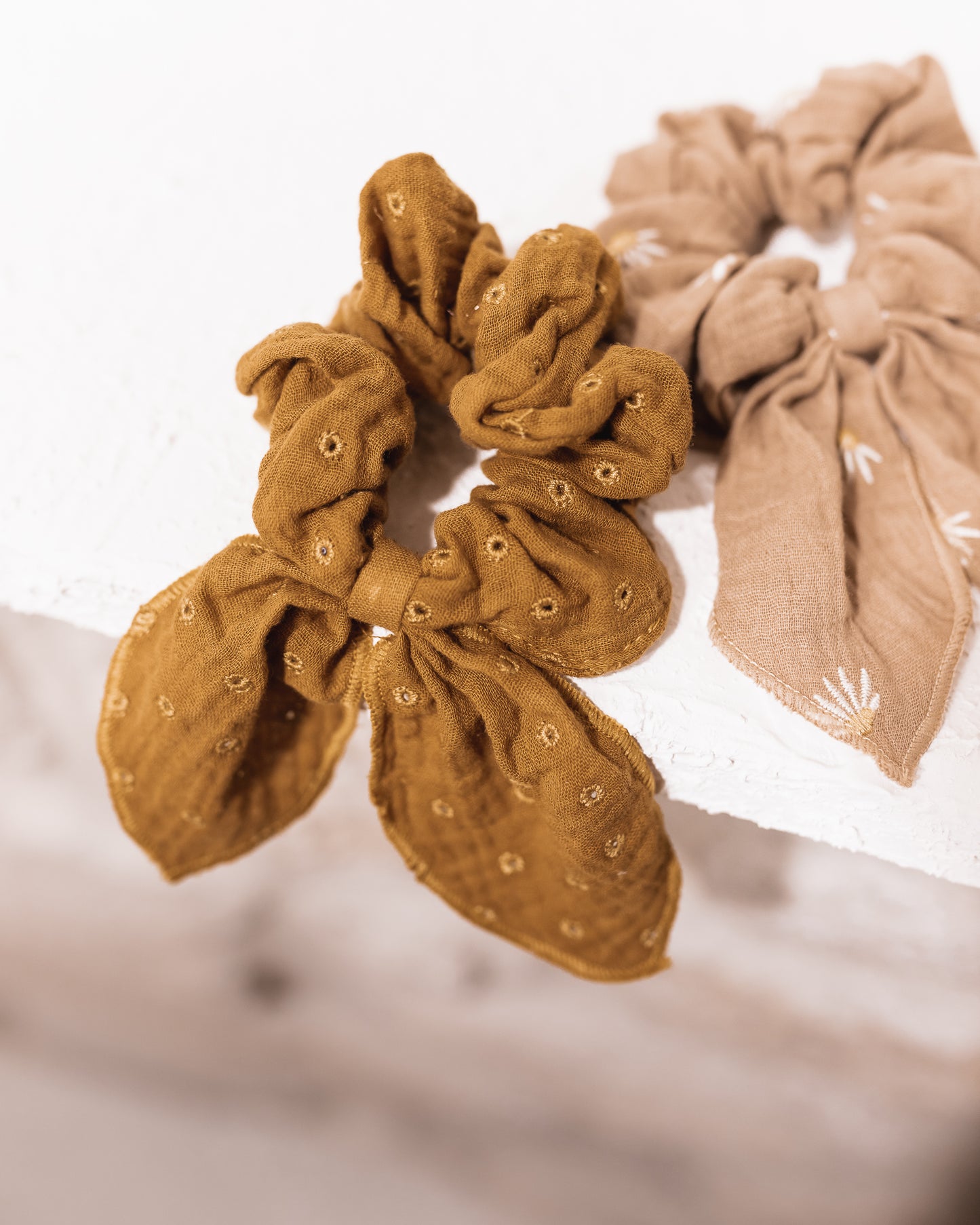 Mrs.Ertha Scrunchie - Hole Mustard