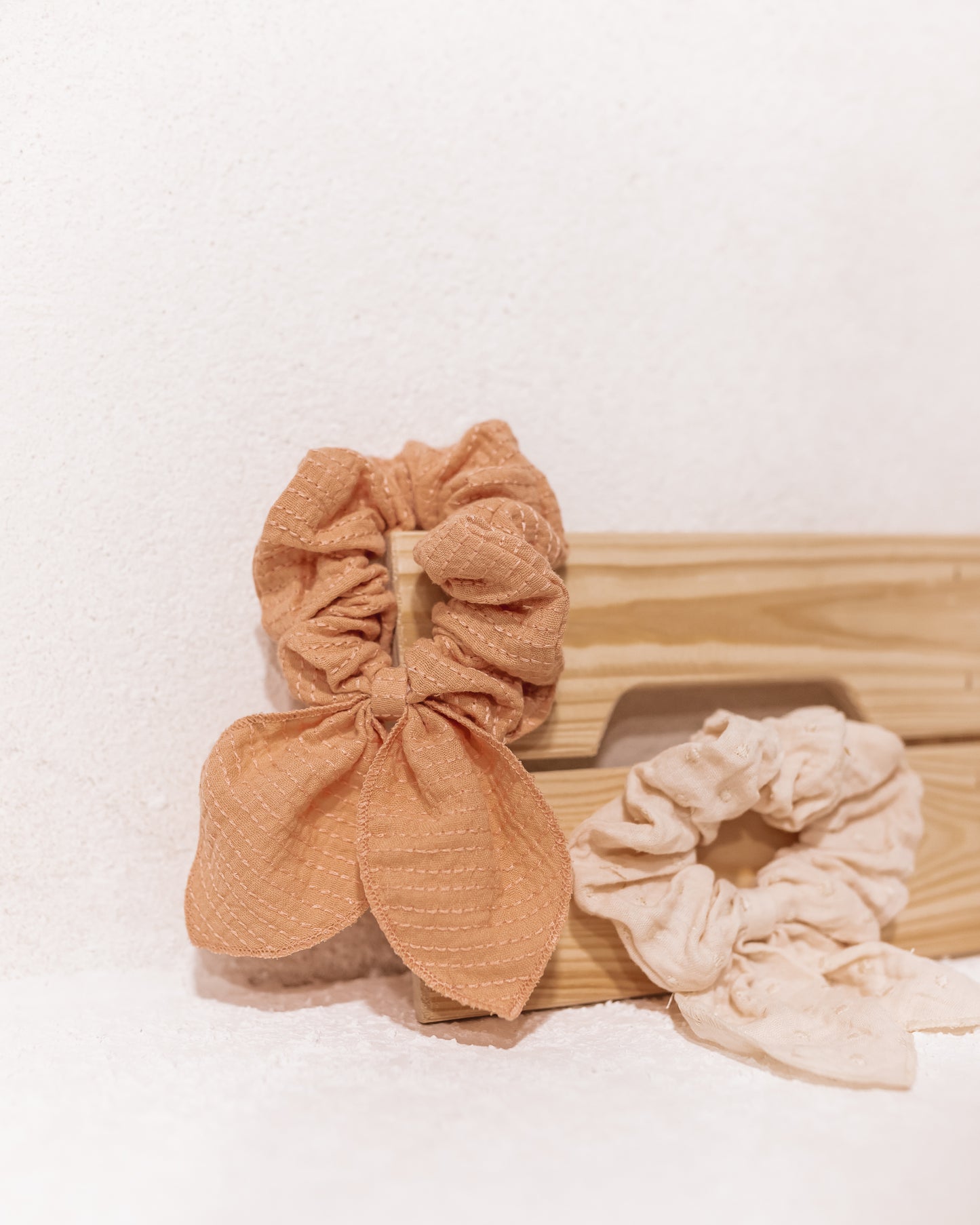Mrs.Ertha Scrunchie - Stripe Coral