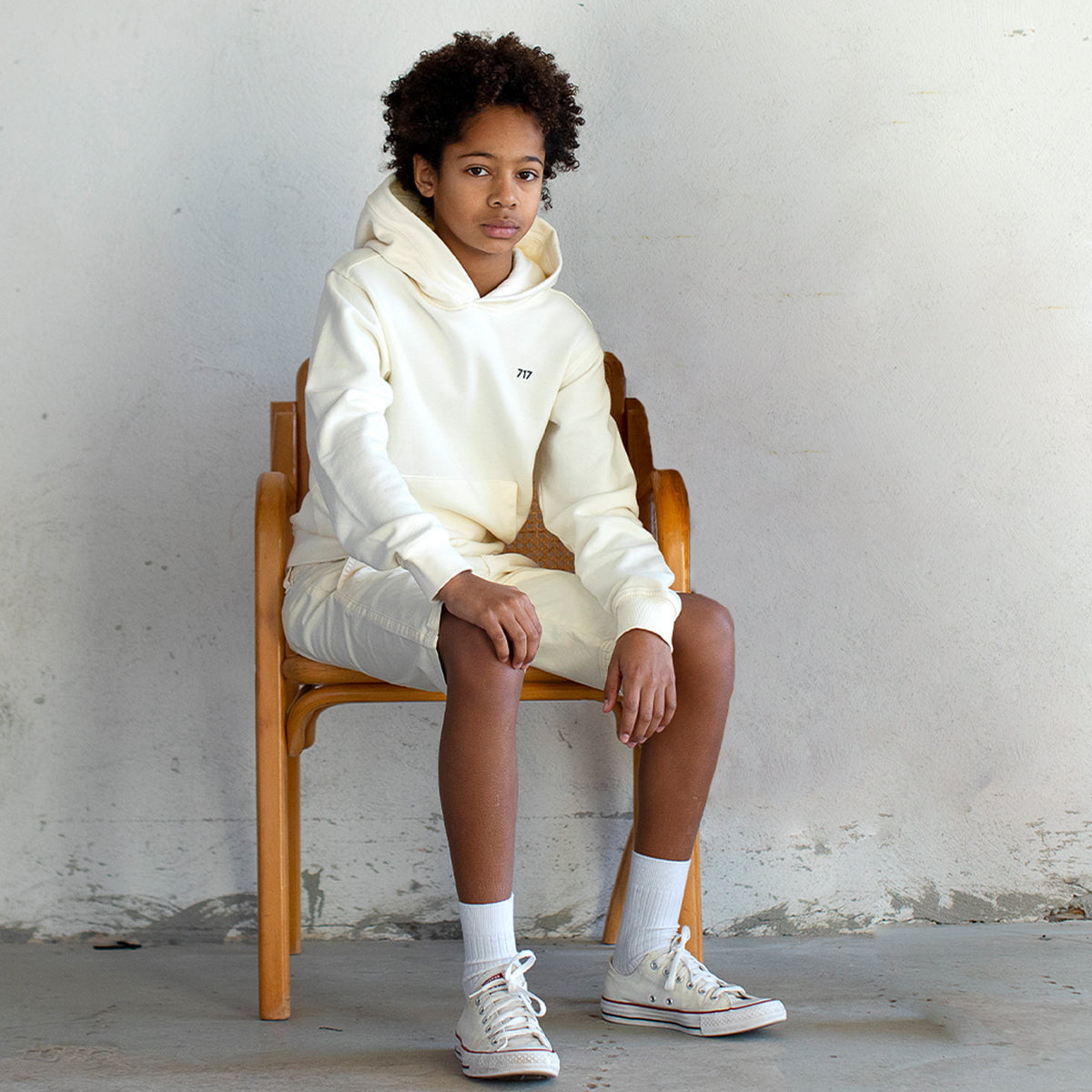 || 717 || Hooded sweater - Off White