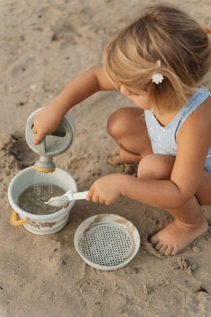 || Little Dutch || Strandset