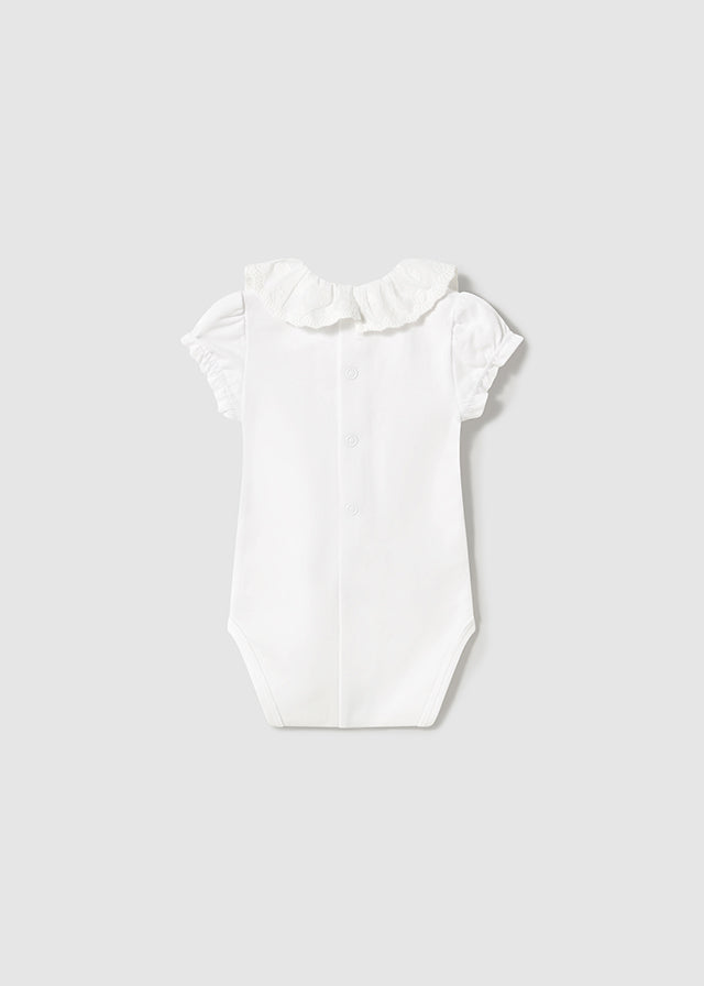 || Mayoral || Romper met broderie kraagje en korte mouw