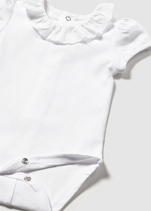 || Mayoral || Romper met broderie kraagje en korte mouw