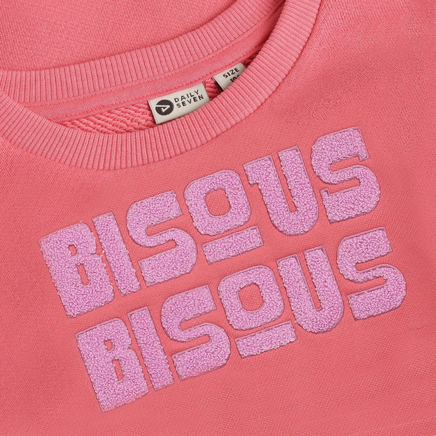 || Daily7 || Sweater ‘Bisous Bisous’