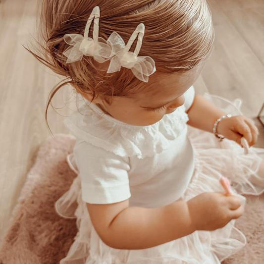 || Your Little Miss || Baby haarspeldjes met twist en linten strik - Cream Organza