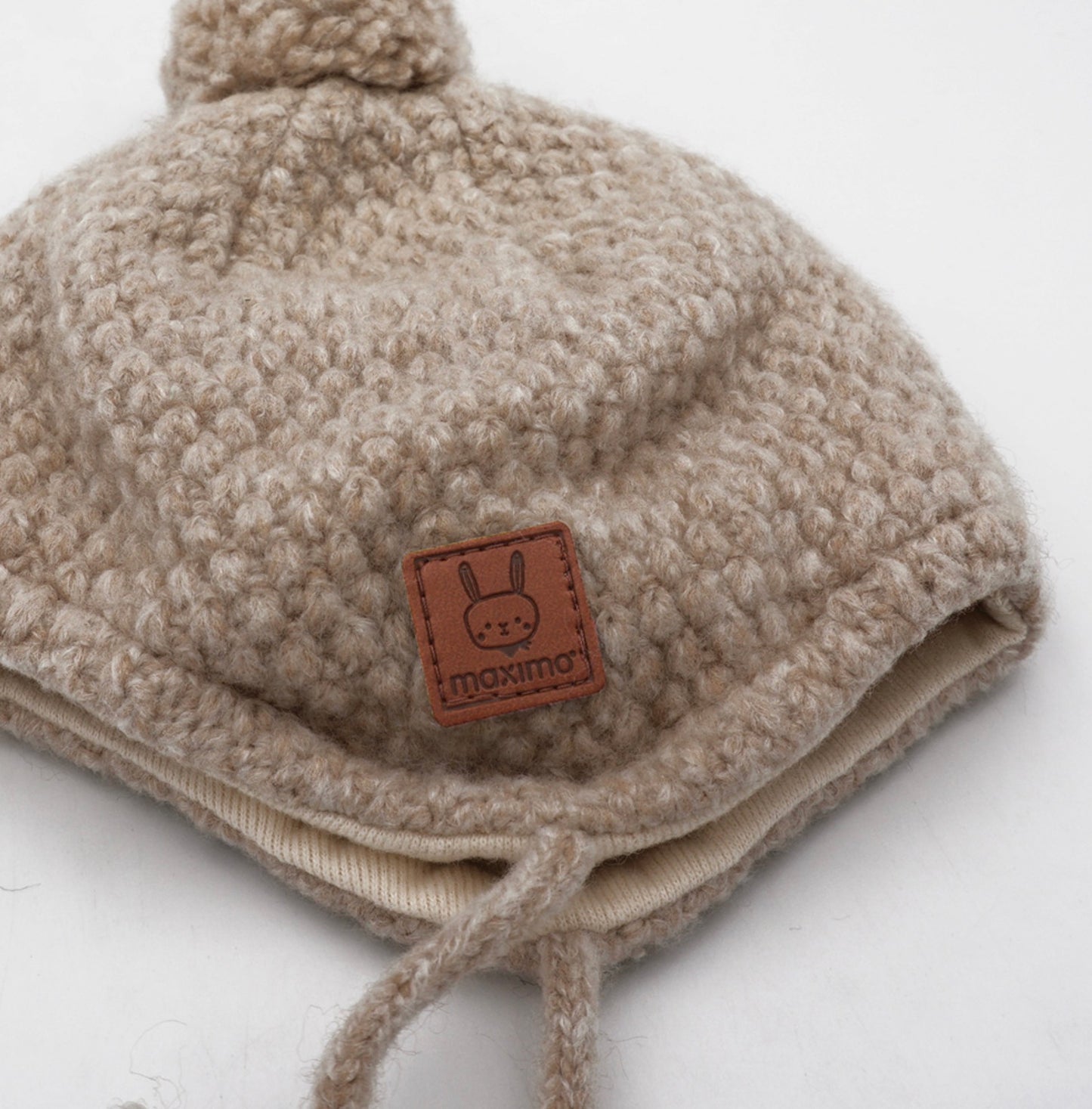 || Maximo || Muts met pompon en jersey voering - Bruin