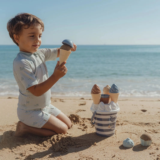 || Little Dutch || Strandweg ijsjes - Ocean World