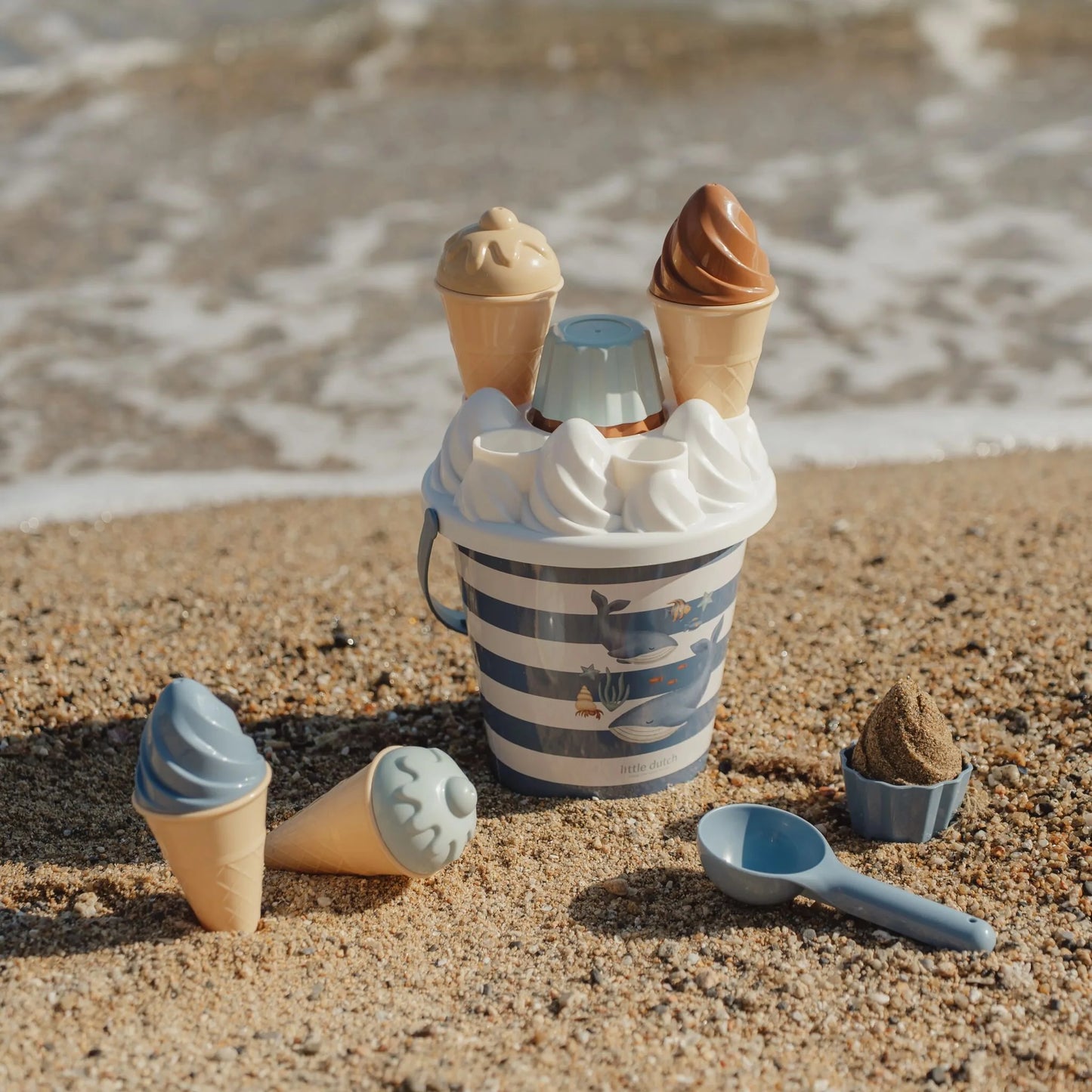|| Little Dutch || Strandweg ijsjes - Ocean World