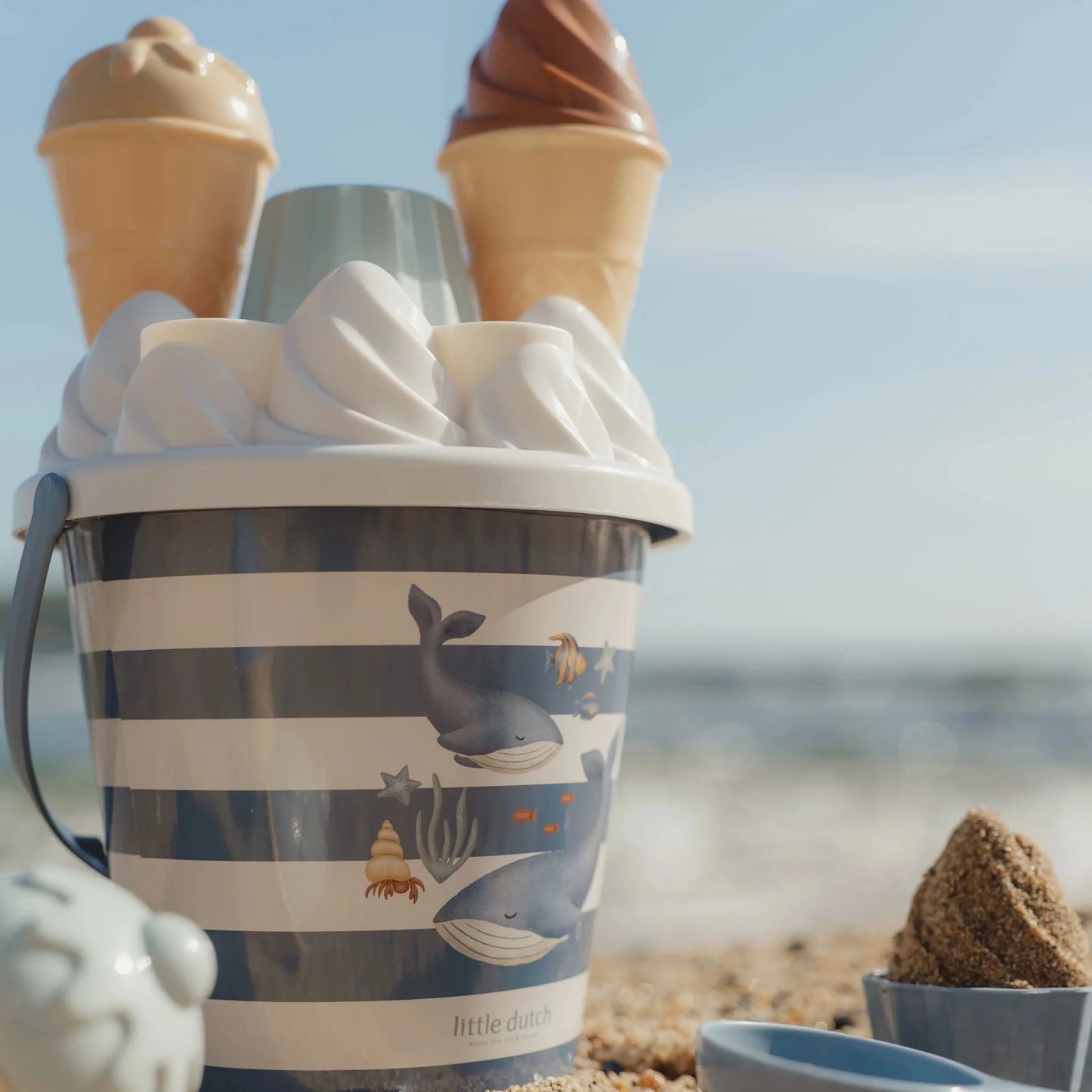 || Little Dutch || Strandweg ijsjes - Ocean World