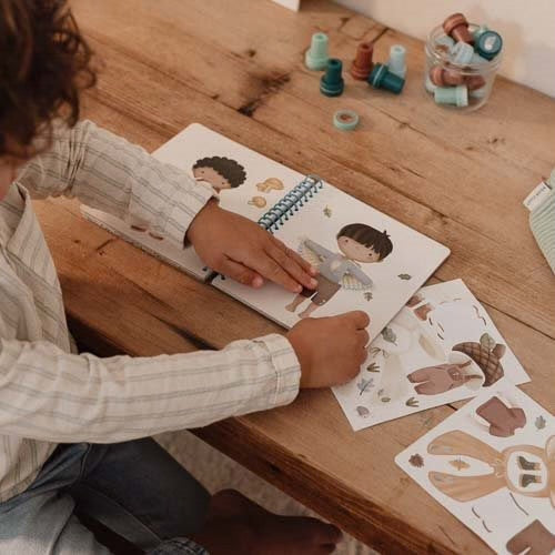 || Little Dutch || Aankleed- en stickerboek - Forest Friends