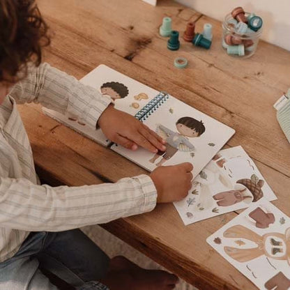 || Little Dutch || Aankleed- en stickerboek - Forest Friends