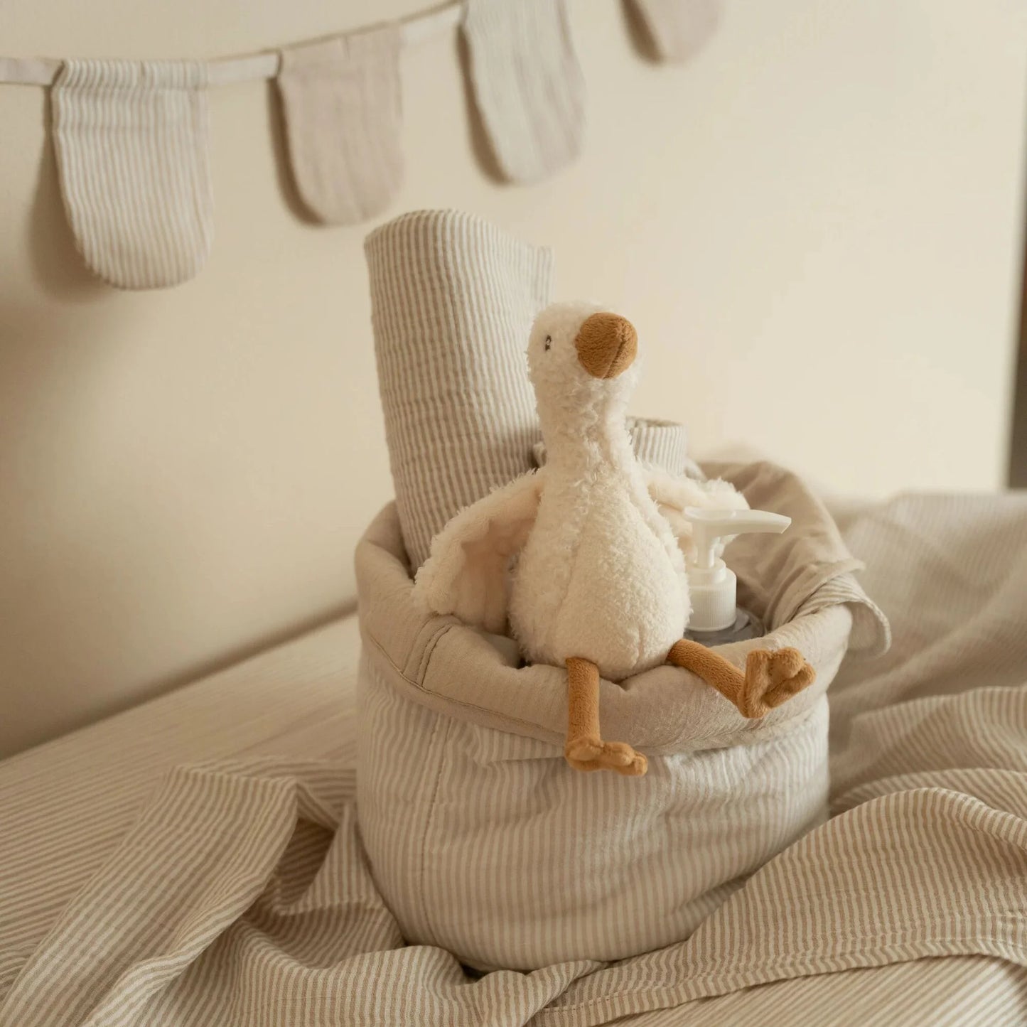 || Little Dutch || Swaddle 120cm - Soft Beige Stripe