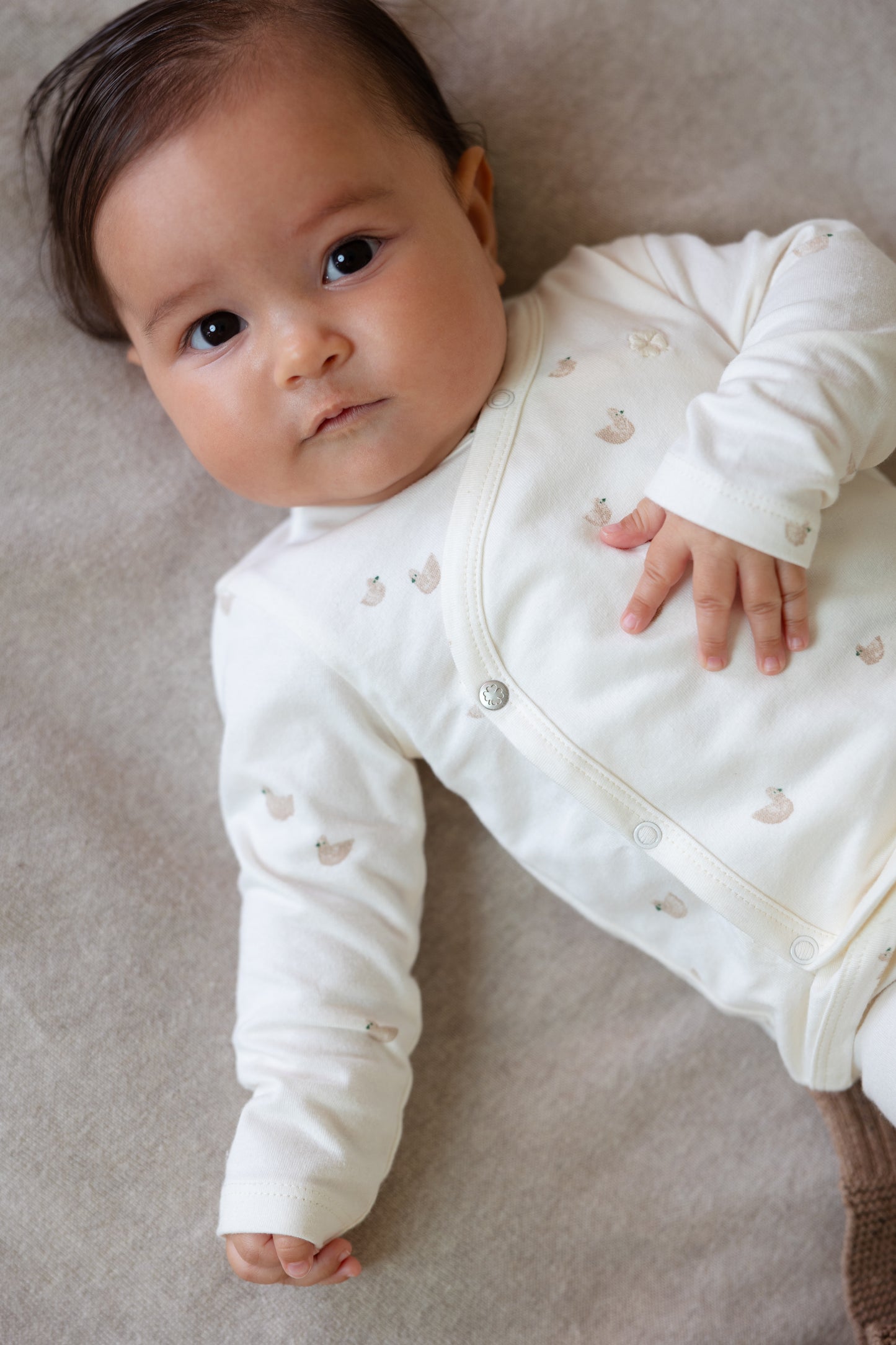 || Noppies || Basis unisex overslag vest met eendjes - Nour