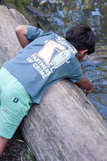 || Sturdy || Oversized t-shirt met backprint - Lagoon Legends