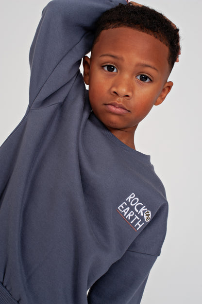 || Sturdy || Oversized sweater met backprint - Rock the Earth