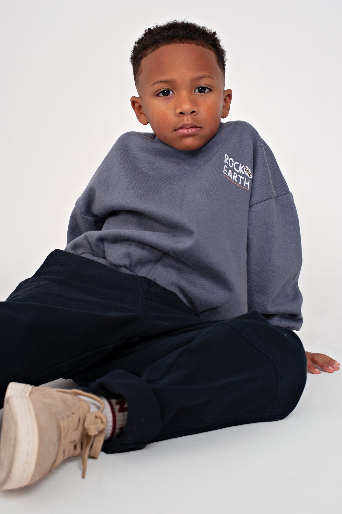 || Sturdy || Oversized sweater met backprint - Rock the Earth
